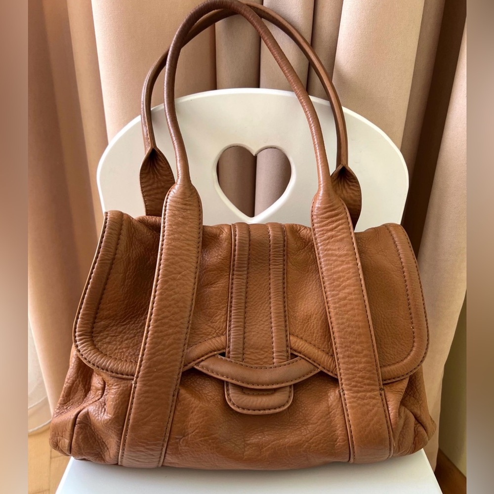 Gorgeous large leather Radley London handbag camel color
